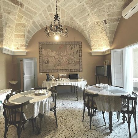 Palazzo De Carlo E Il Parco Dei 7 Pozzi Bed & Breakfast Лече Екстериор снимка