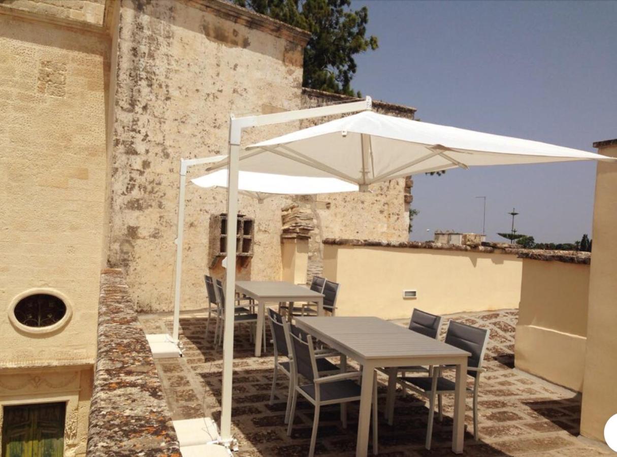 Palazzo De Carlo E Il Parco Dei 7 Pozzi Bed & Breakfast Лече Екстериор снимка