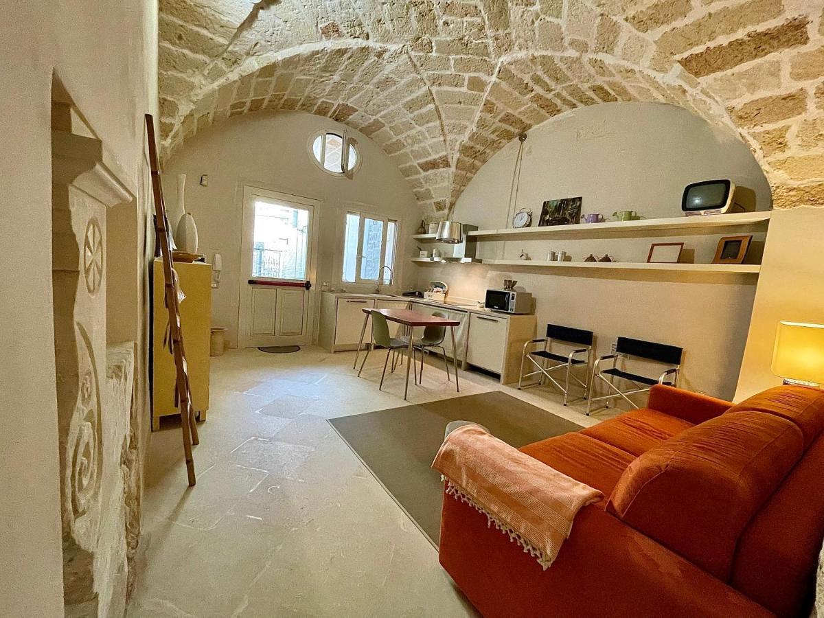 Palazzo De Carlo E Il Parco Dei 7 Pozzi Bed & Breakfast Лече Екстериор снимка