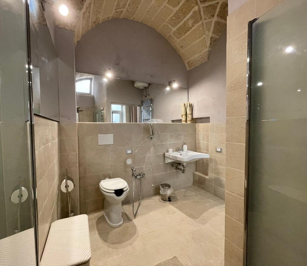 Palazzo De Carlo E Il Parco Dei 7 Pozzi Bed & Breakfast Лече Екстериор снимка