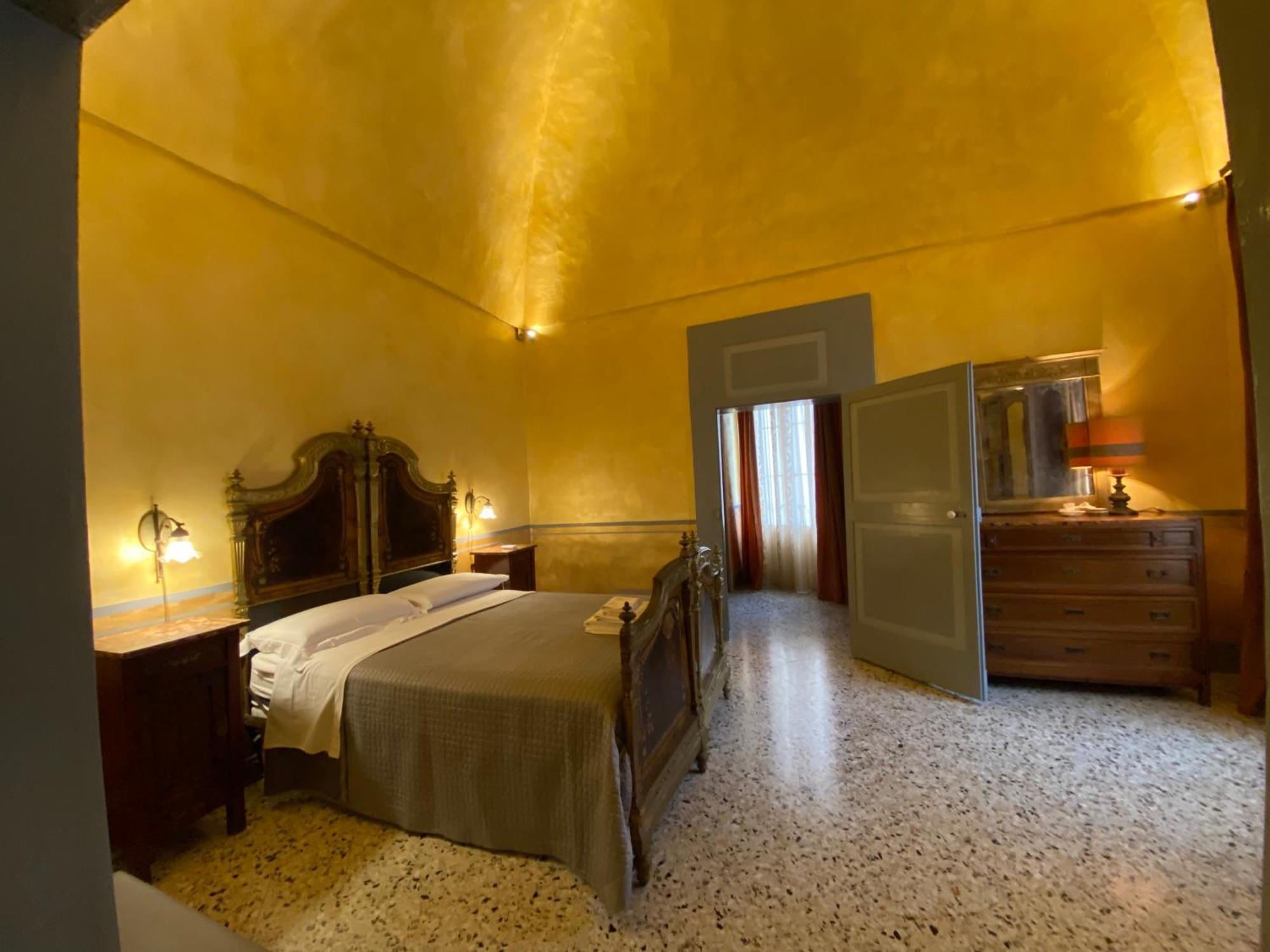 Palazzo De Carlo E Il Parco Dei 7 Pozzi Bed & Breakfast Лече Екстериор снимка
